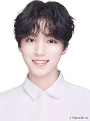 王俊凯证件照(王俊凯证件照,刘昊然证件照,王源证件照,看见他:稳坐大佬宝座)