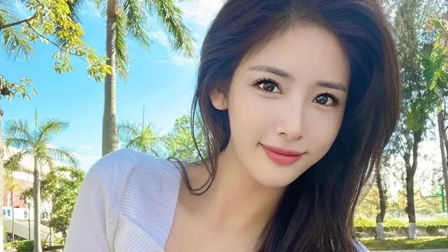 《年轻貌美的妻子与出轨的丈夫：一场情感的纠葛》