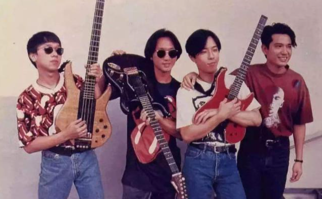 1993年黄家驹去世,在灵堂上痛哭的前女友林楚麒,为何遭到驱赶?