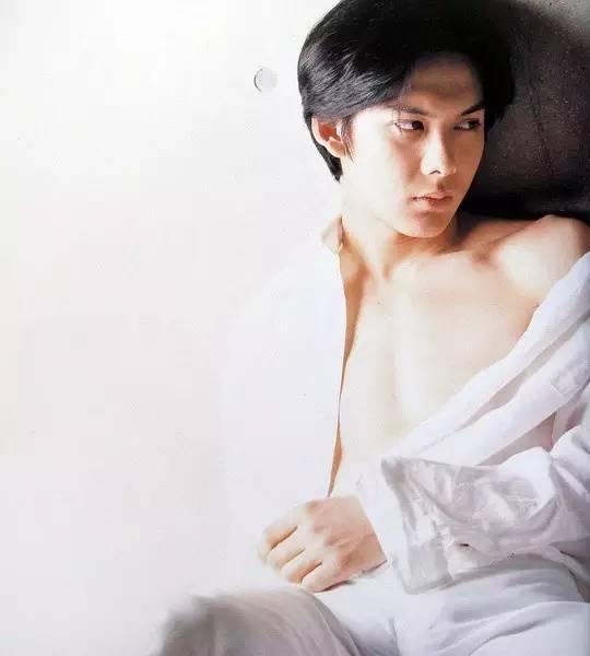 “最后的美少年”柏原崇：现今44岁没发福，和女友交往11年不结婚