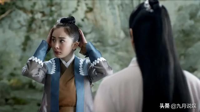 折颜也是远古上神,实力不输墨渊,为什么不亲自教白浅?原因有三