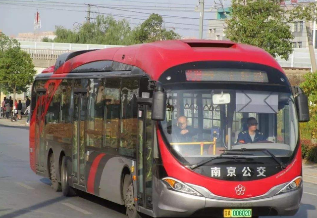 16年前,“彭宇”案轰动全国,被撞老人直至离世前都被当作碰瓷