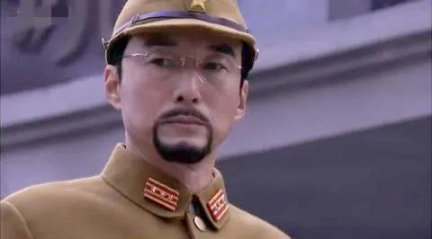 施京明：娶了圈外妻子，婚后生一儿一女，幸福美满