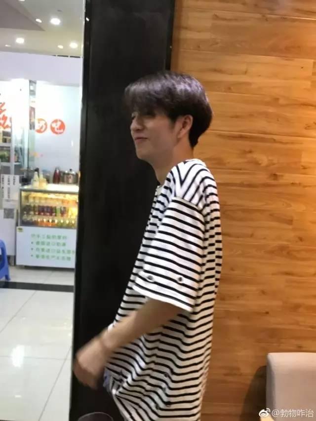 被控制、开口跪，有黑料，一夜爆红的吹头小哥走下神坛了？那些年的民间帅哥，你们还好吗
