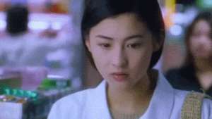 张柏芝三级电影(母亲55岁拍三级片、父亲是黑道赌徒：张柏芝的人生比电影还狗血)