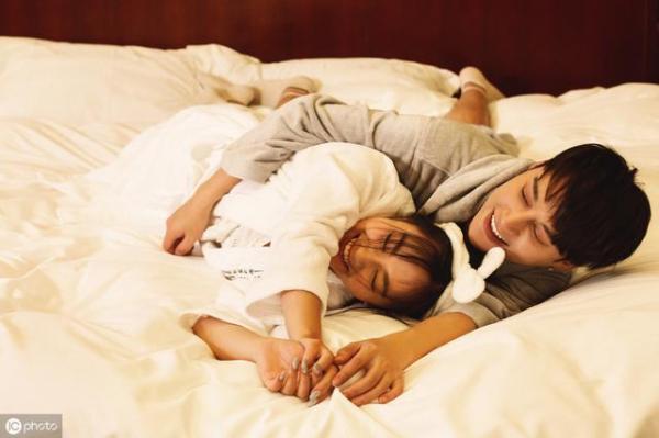 少年夫妻老来伴，夫妻一辈子，有理让三分，无理退三步
