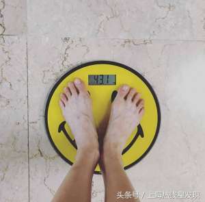 泫雅身高(韩国女歌手泫雅体重大公开 身高1618cm体重431kg)