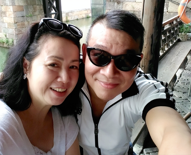 她是港姐季军年轻时超美艳，嫁圈内好男人女儿漂亮，男方坚拒诱惑