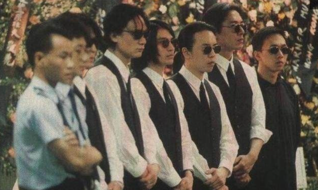 1993年黄家驹去世,在灵堂上痛哭的前女友林楚麒,为何遭到驱赶?