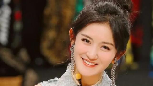 谢娜“母爱风暴”:三个小公主的住院谜团,娱乐圈的爱与坚强!