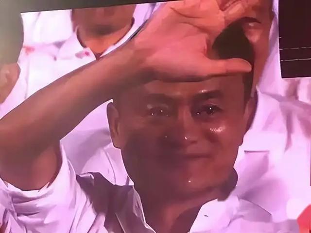 马云近况曝光，现身纽约未带保镖，身影落寞无人识现状让人唏嘘