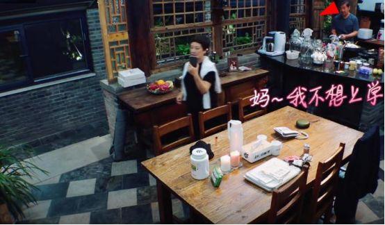 邓婕好后妈人设崩塌?养女首次在节目中公开,夫妻两人宠爱有加