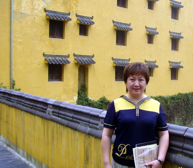 《春光美》许丽丽,“青歌赛”冠军红极一时,现处境让人唏嘘