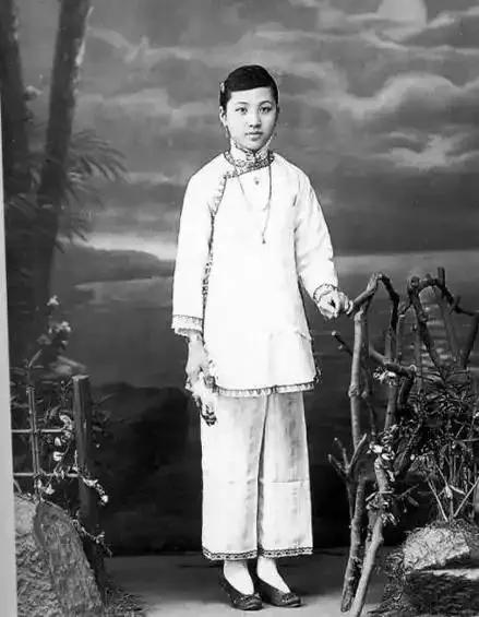 中国电影史上的首位女演员一严珊珊