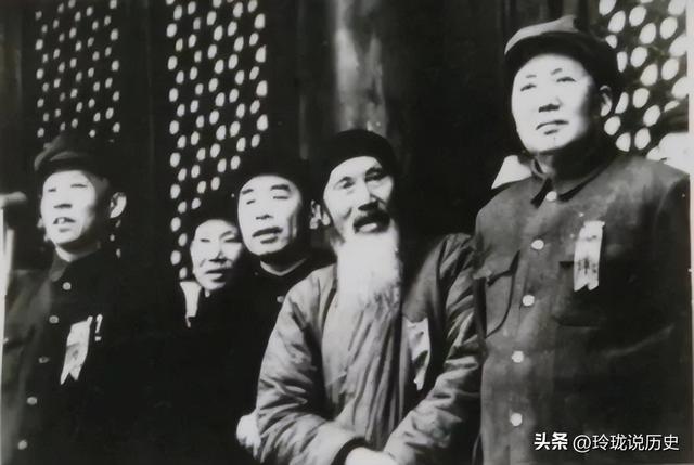 1949年开国大典,“洪门大佬”为何能登楼观礼?周总理为他主持葬礼