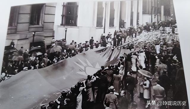 1949年开国大典,“洪门大佬”为何能登楼观礼?周总理为他主持葬礼