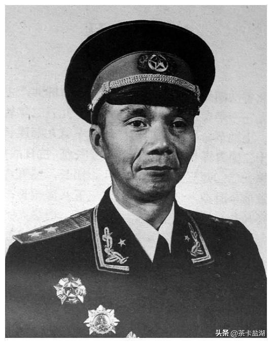 他多次刁难徐帅，被称为整人专家，遭撤职后求助韩先楚，结果如何