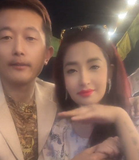 2023年，山东42岁单身大叔，跑尼泊尔娶小17岁老婆，没花一分彩礼