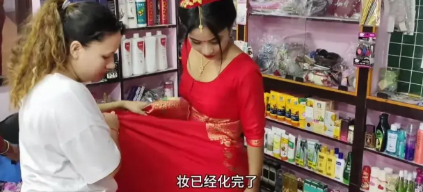 2023年，山东42岁单身大叔，跑尼泊尔娶小17岁老婆，没花一分彩礼