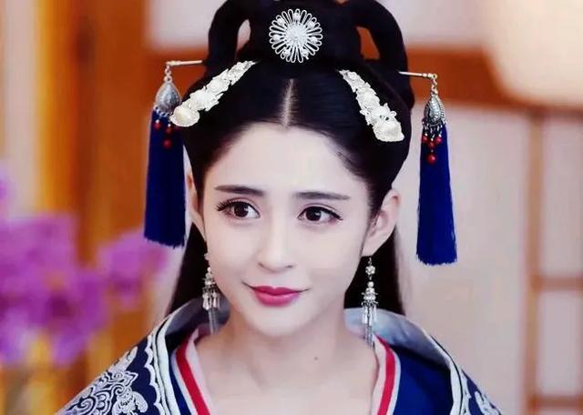 李心艾官宣怀孕！从“最美校花”到幸福准妈妈，她的蜕变之路！