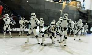 葬爱冷少(小说：女友被恶霸欺负，瘦小伙不再藏拙真实实力，一人打趴数十人)