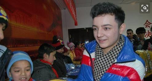 著名童星阿尔法18岁“秃顶”颜值堪忧,如今植发成功帅出新高度