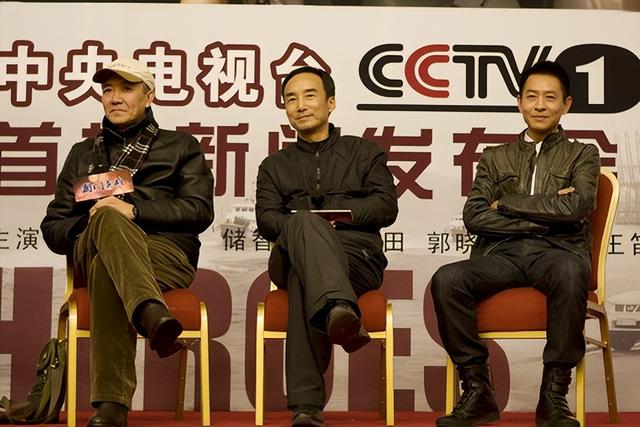 施京明：娶了圈外妻子，婚后生一儿一女，幸福美满