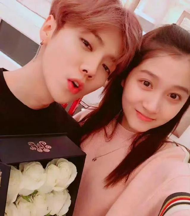 有一种“差距”叫鹿晗与关晓彤，官宣6年后，两人棋局终于被看清