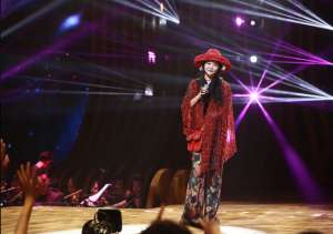 都是夜归人歌词(久违了《金曲捞》许美静华丽归来 汪苏泷首唱《有点甜》粤语版)