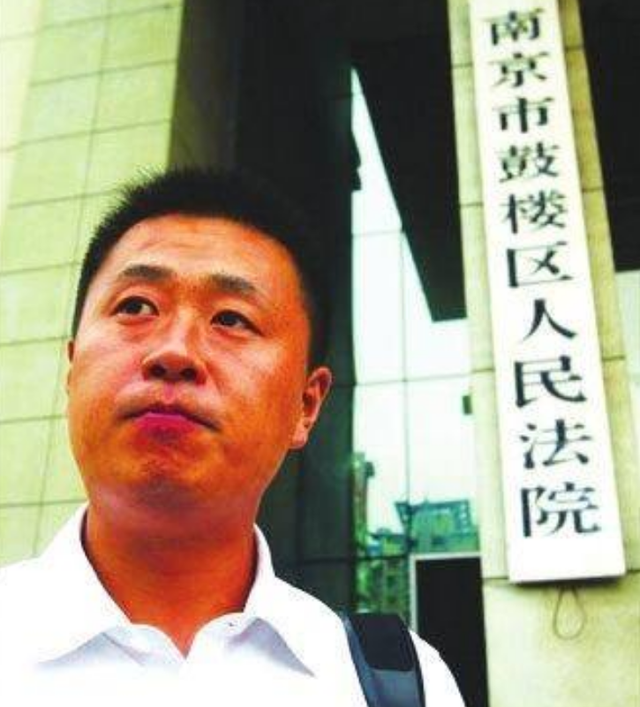 16年前,“彭宇”案轰动全国,被撞老人直至离世前都被当作碰瓷