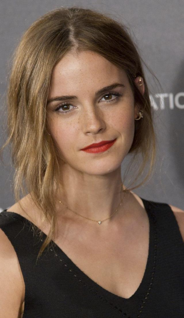 欧美女星撕逼内幕 日日霉霉艾玛沃森PK大红唇