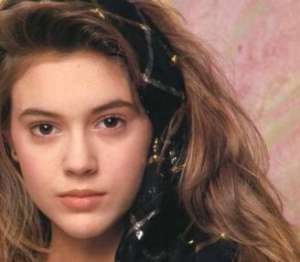 美女裸照照片(盘点 全球因“全裸戏”出名的十位女星，我国一位明星成功上榜)