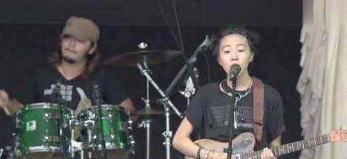 范丞丞因自己“星弟”的身份哭了 网友：看看窦靖童是怎么走过来的