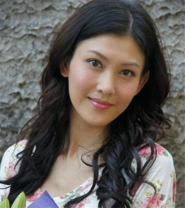 香港娱乐圈10代“玉女掌门人”:第一代已去世,最后一代也已41岁