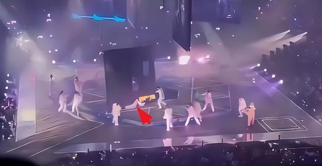 李启言历时2年将摆脱瘫痪，下月有望实现站立，手脚实现轻微摆动