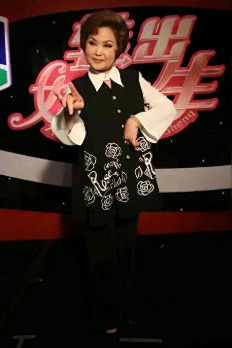 二人转传奇郑淑云：舞台璀璨与生活神秘