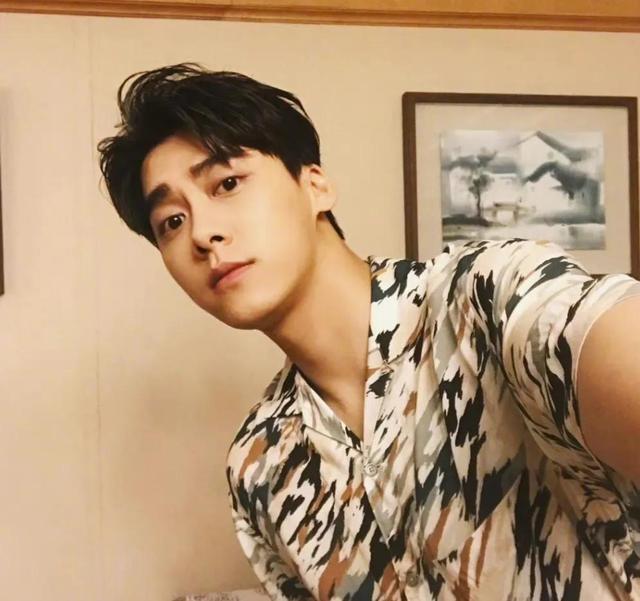 官方通报来了！李易峰多次嫖娼已被拘留，他已对违法事实供认不讳