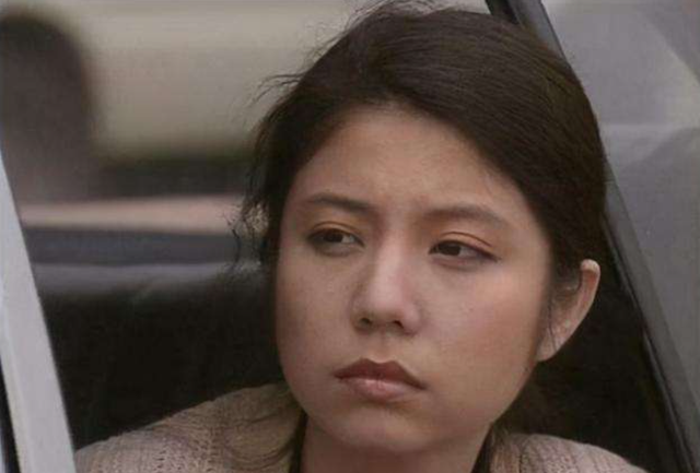 1993年黄家驹去世,在灵堂上痛哭的前女友林楚麒,为何遭到驱赶?