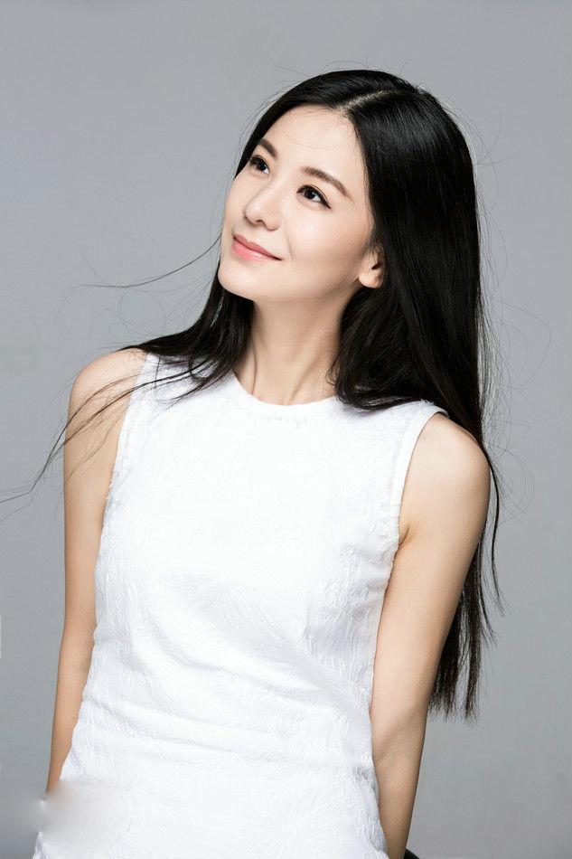 王馨可清丽脱俗的外貌和灵气十足的表演风格受到观众的喜爱