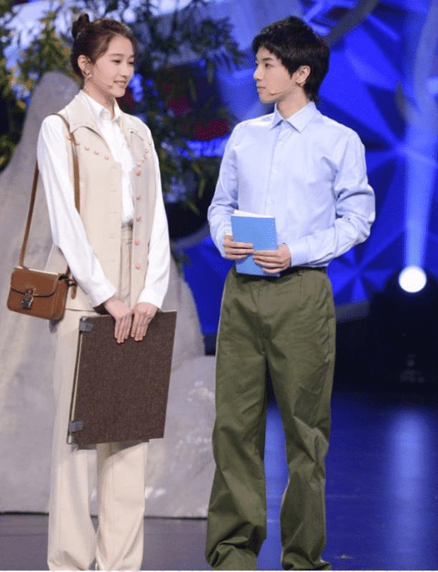 172的华晨宇遇上173的关晓彤，暴露真实身高，谁在说谎？