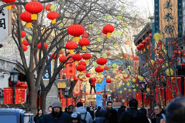 京城拍客今日精选｜寻常烟火巷 花灯初点亮