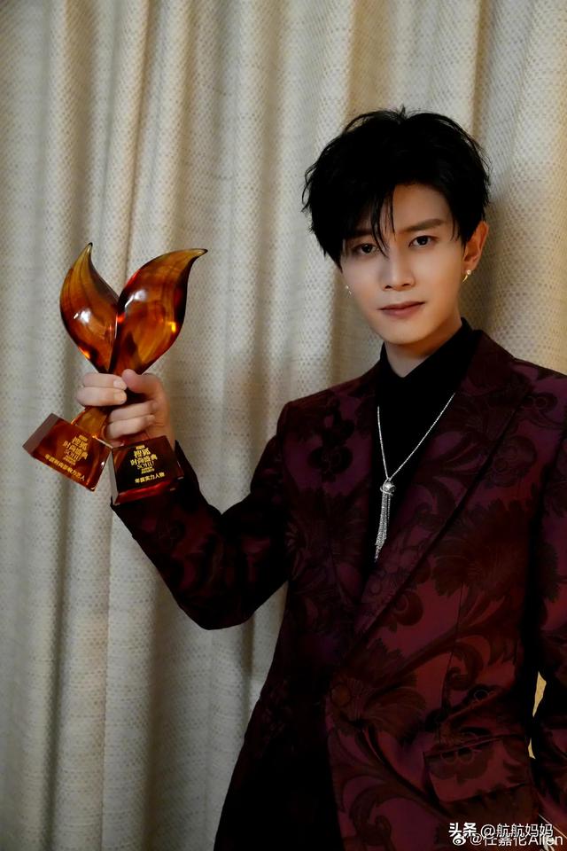 中国女生心中的12位超帅男明星✨你的男神上榜了吗?