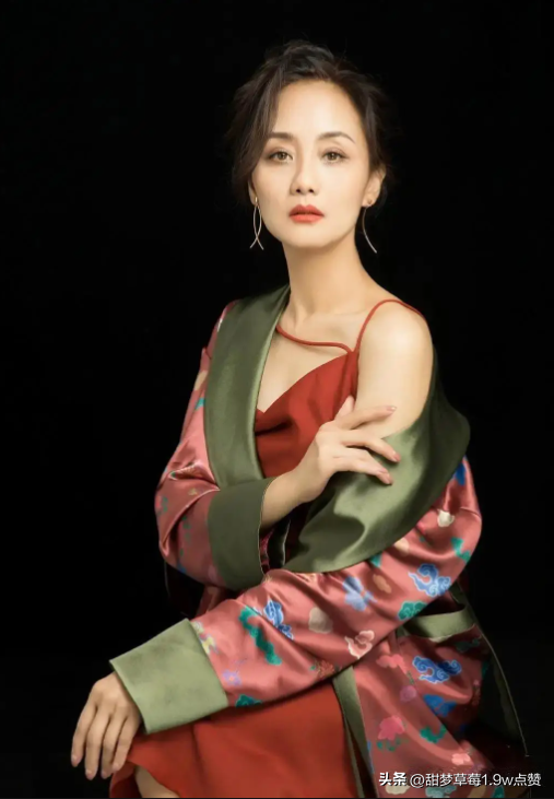4位女星“天生富贵相”,五官凑在一起,美貌与气质并存