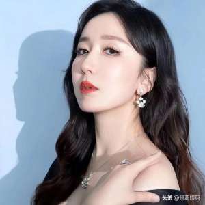 黄采薇(中国最美十大80后校花)