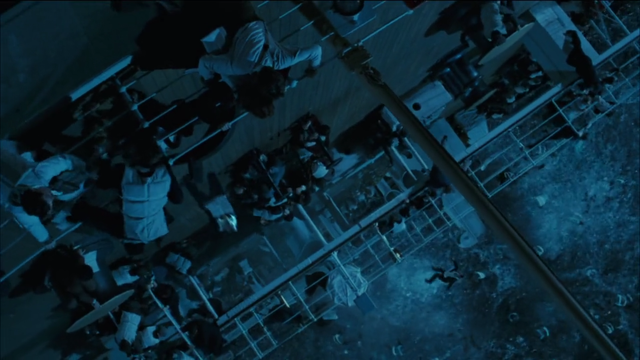 电影《泰坦尼克号》最浪漫的吻戏,小李子吻得真是太投入了