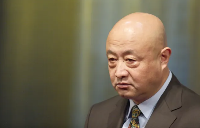 陈寒柏：指责郭德纲欺师灭祖，辱骂北京足球队，认5个干爹当靠山