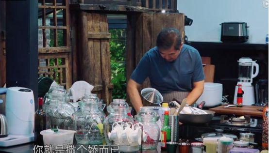 邓婕好后妈人设崩塌?养女首次在节目中公开,夫妻两人宠爱有加