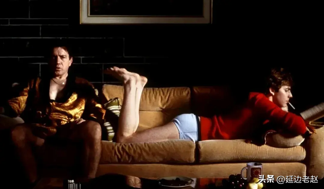 00年的法国也太敢拍了：【干柴烈火】适合晚上一个人的时候看！