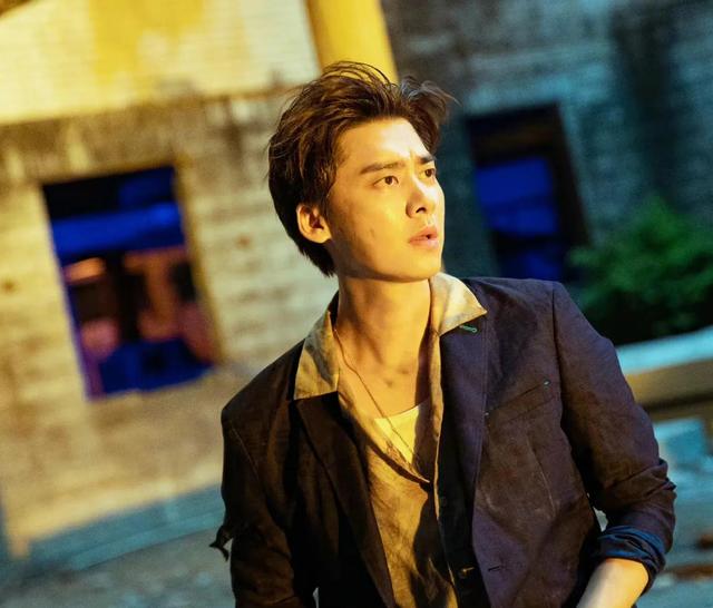 官方通报来了！李易峰多次嫖娼已被拘留，他已对违法事实供认不讳