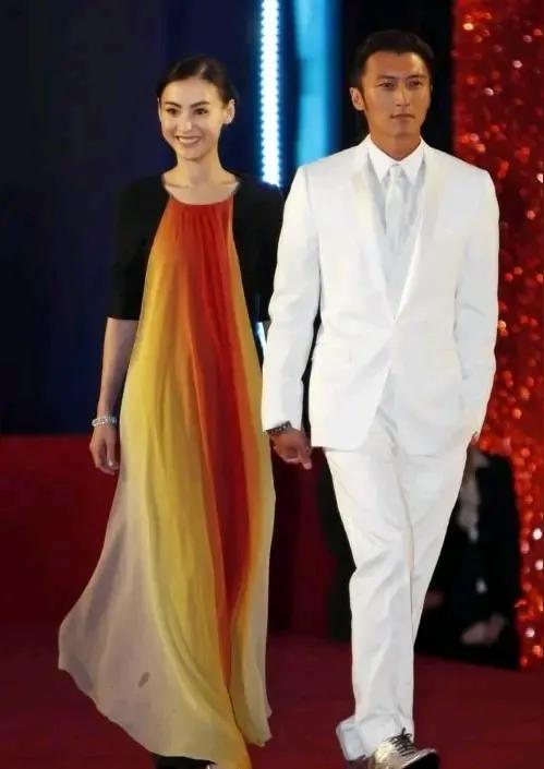 谢霆锋张柏芝复婚风波再起，真相朴朔迷离